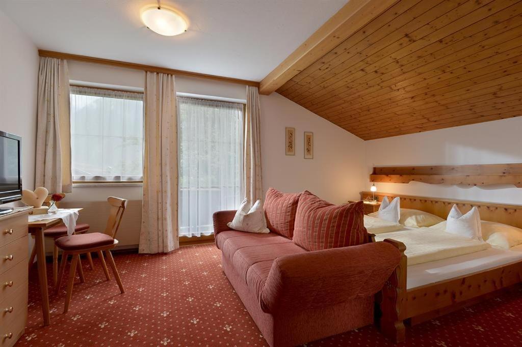 Landhaus Gredler Mayrhofen Room photo